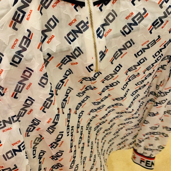 Suits - Picture 4 of 5